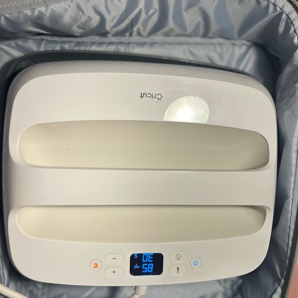 Cricut White Heat Press with Digital Controls